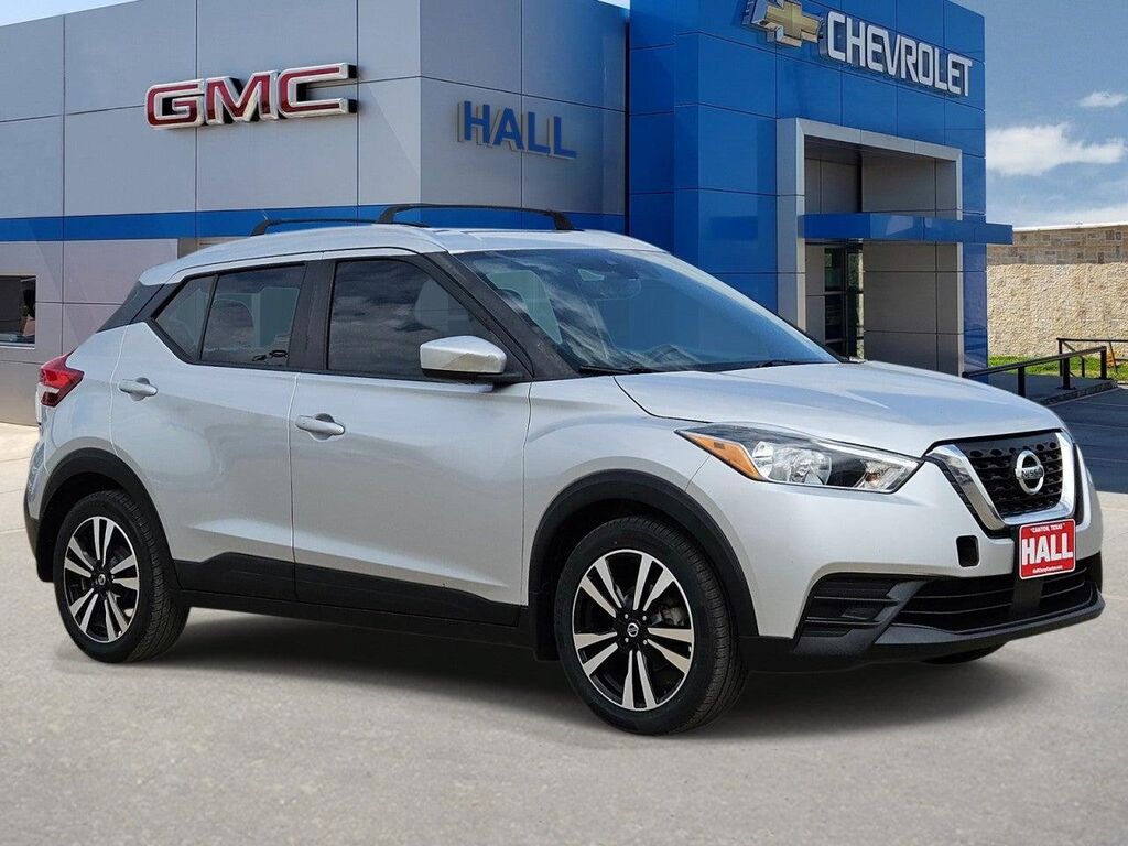 2020 Nissan Kicks SV — photo 1 of 3