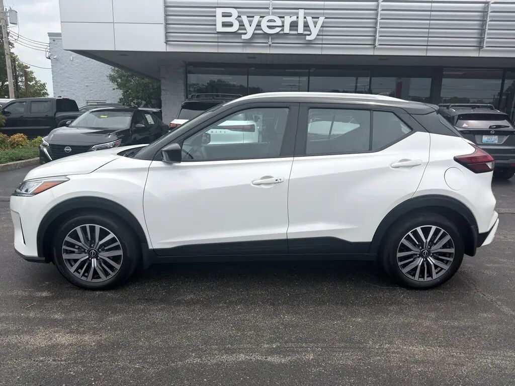 2023 Nissan Kicks SV — photo 1 of 13