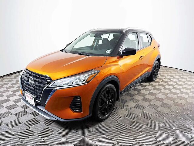 2022 Nissan Kicks SV
