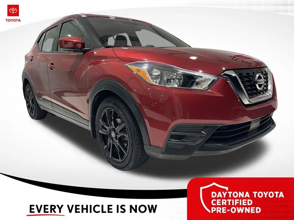 2020 Nissan Kicks SV — photo 1 of 13