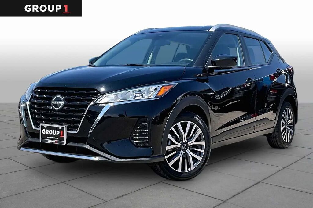 2023 Nissan Kicks SV — photo 1 of 13