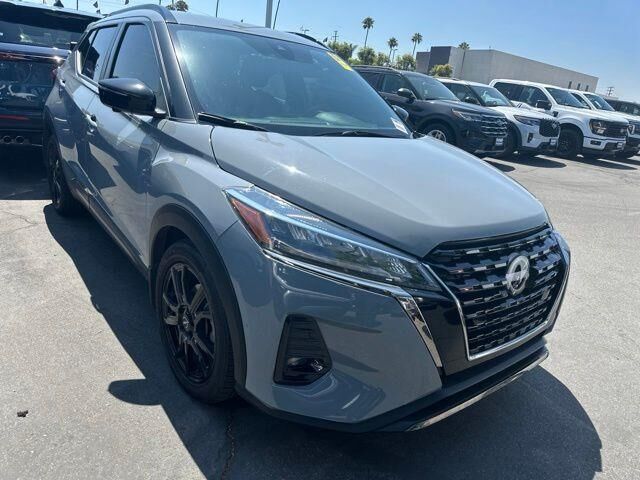 2022 Nissan Kicks SR