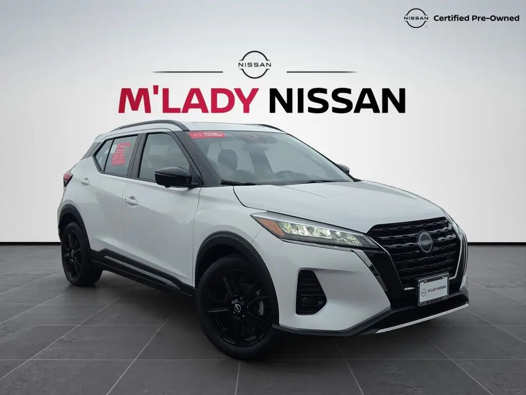 2024 Nissan Kicks SR — photo 1 of 10