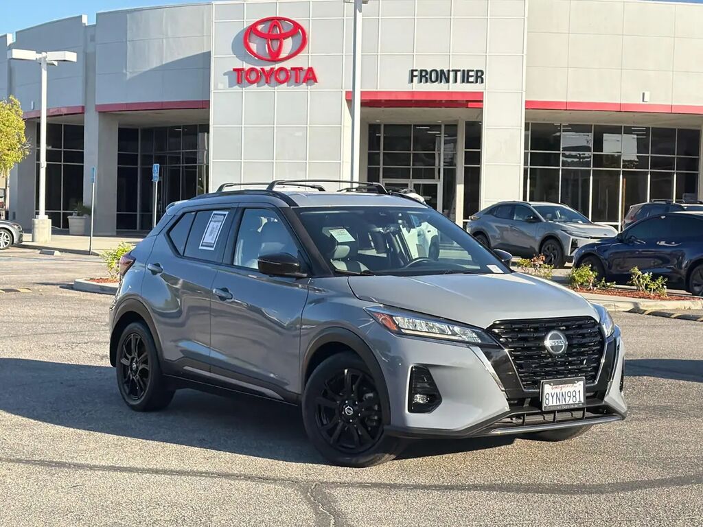 2021 Nissan Kicks SR — photo 1 of 13