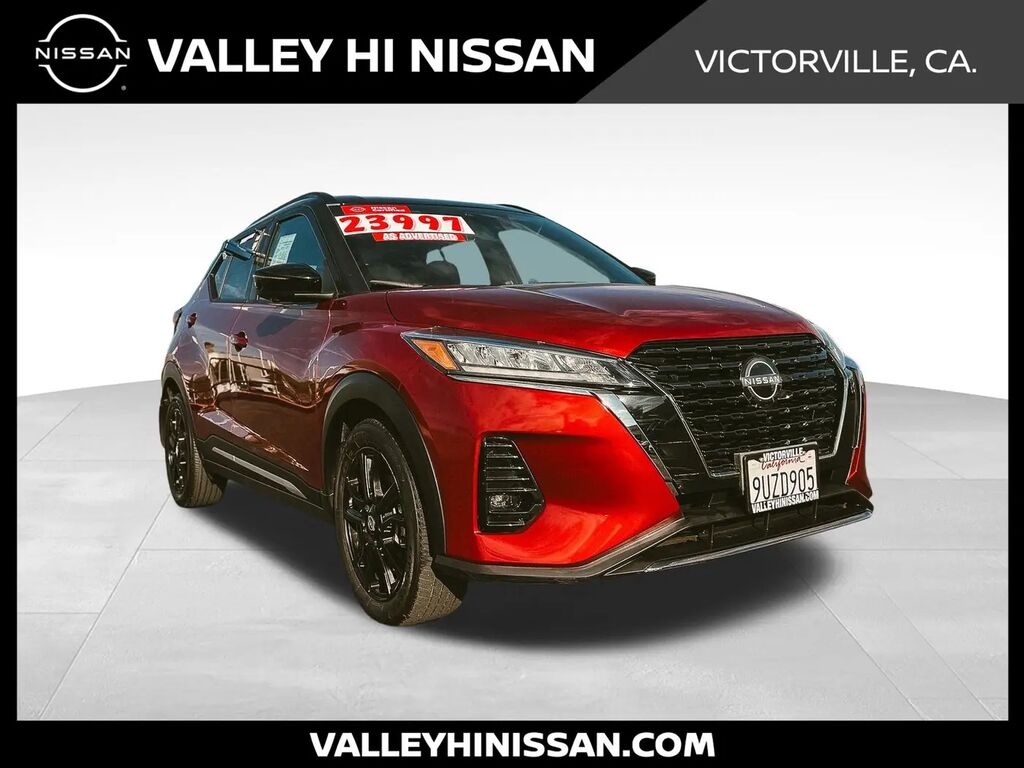 2023 Nissan Kicks SR — photo 1 of 20
