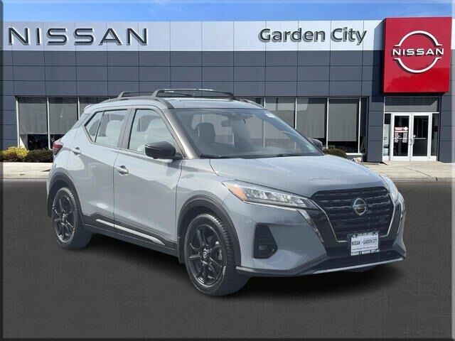 2021 Nissan Kicks SR