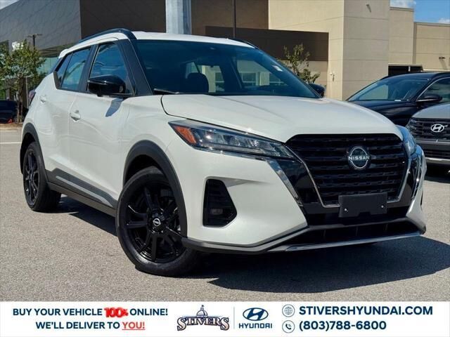 2024 Nissan Kicks SR — photo 1 of 13