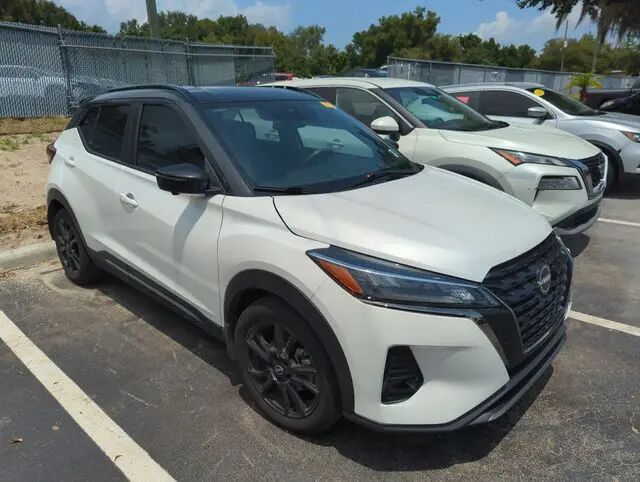 2023 Nissan Kicks SR