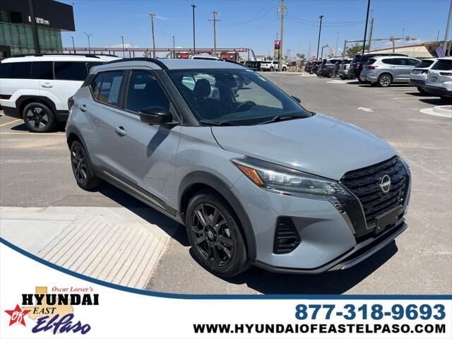 2023 Nissan Kicks SR