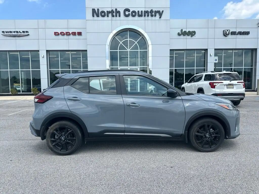 2024 Nissan Kicks SR — photo 1 of 13