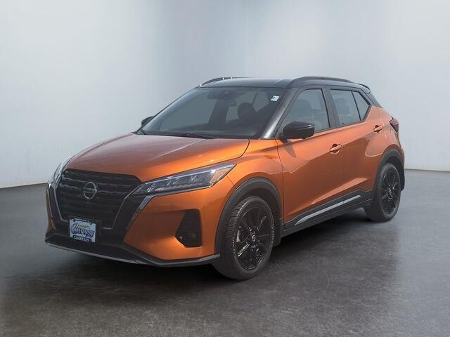 2021 Nissan Kicks SR