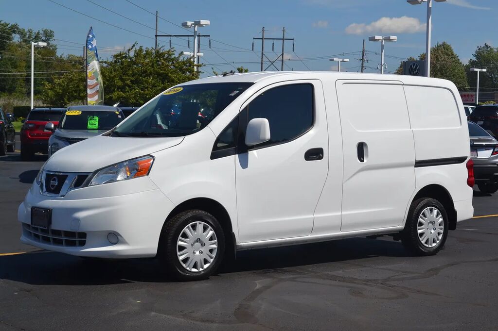 2019 Nissan NV200 SV — photo 1 of 13