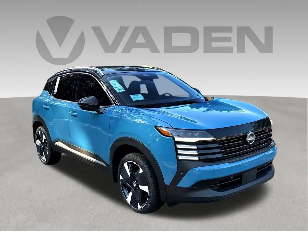 2025 Nissan Kicks SR — photo 1 of 12
