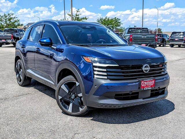 2025 Nissan Kicks SR