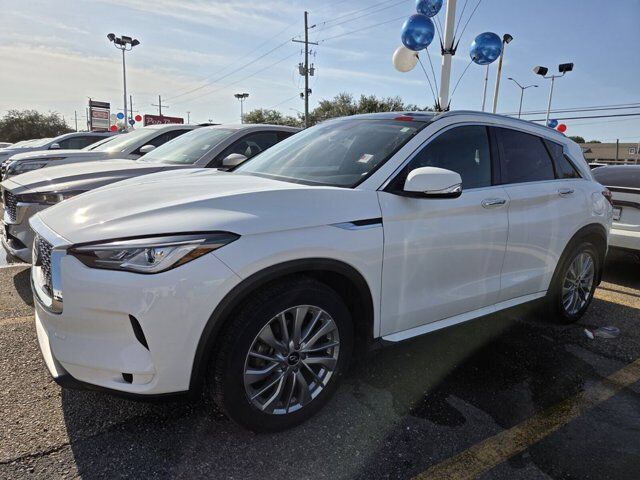 2023 INFINITI QX50 LUXE — photo 1 of 8