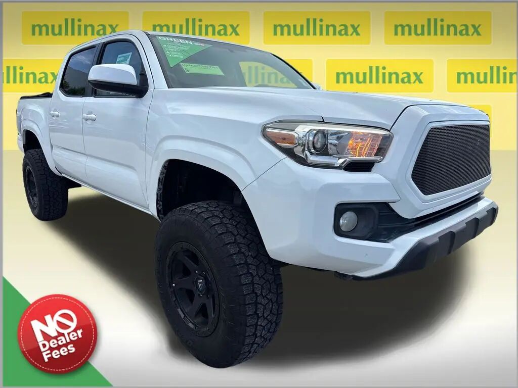 2016 Toyota Tacoma SR5 V6 — photo 1 of 10