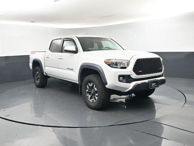 2017 Toyota Tacoma SR V6 — photo 1 of 13