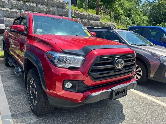 2018 Toyota Tacoma TRD Sport — photo 1 of 11