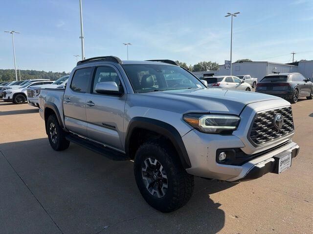 2022 Toyota Tacoma TRD Off-Road — photo 1 of 13