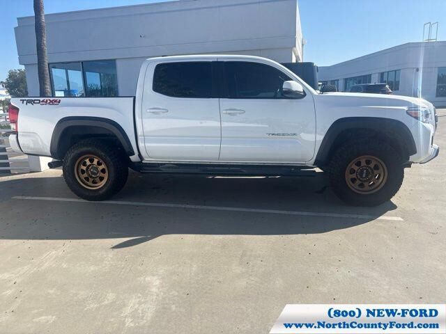 2016 Toyota Tacoma SR V6