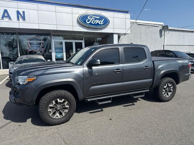 2022 Toyota Tacoma TRD Pro — photo 1 of 13