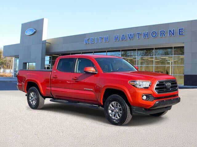 2018 Toyota Tacoma TRD Off-Road — photo 1 of 3