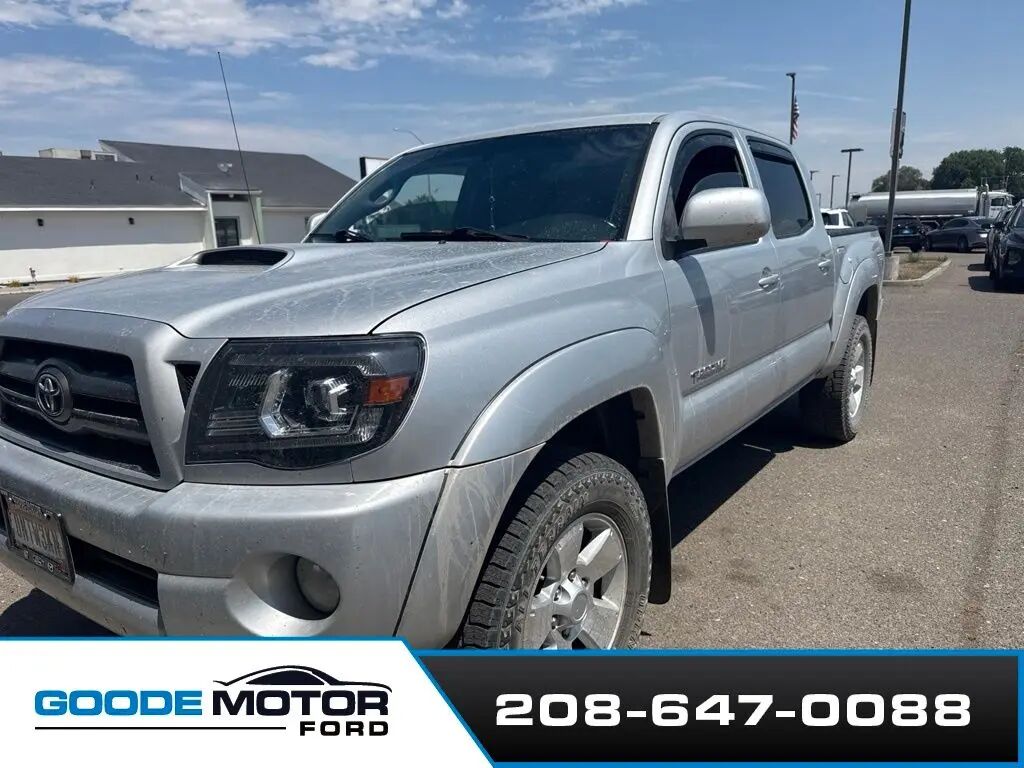 2010 Toyota Tacoma PreRunner V6 — photo 1 of 13
