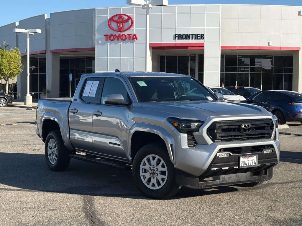 2025 Toyota Tacoma SR5 — photo 1 of 13