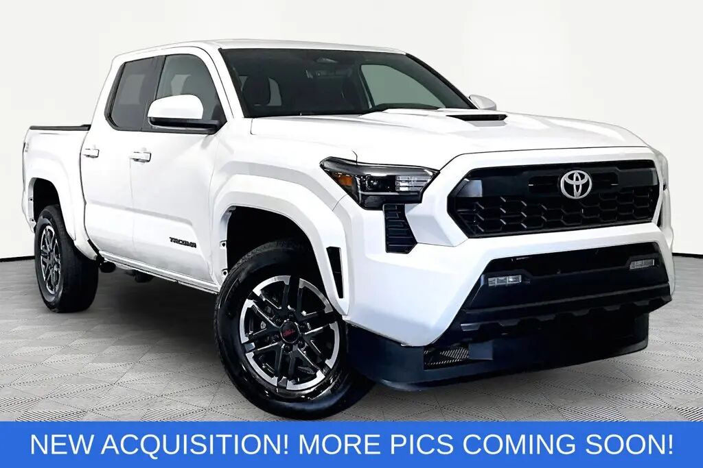 2024 Toyota Tacoma TRD Sport — photo 1 of 13