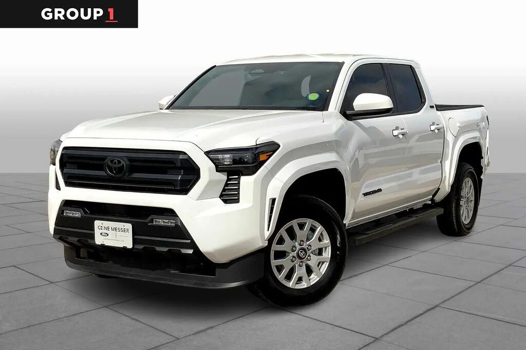 2024 Toyota Tacoma SR5 — photo 1 of 13