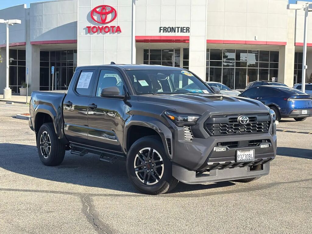 2024 Toyota Tacoma TRD Sport — photo 1 of 13