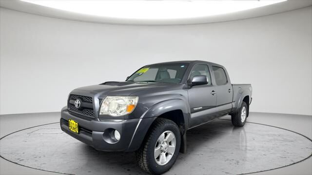 2011 Toyota Tacoma PreRunner V6 — photo 1 of 13