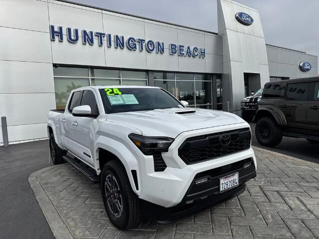 2024 Toyota Tacoma TRD Sport — photo 1 of 13