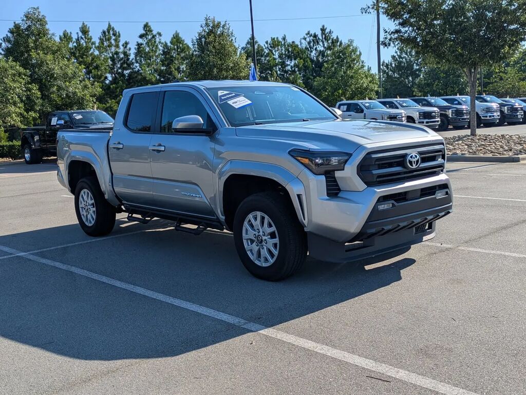 2025 Toyota Tacoma SR5 — photo 1 of 13