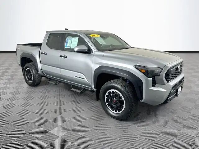 2024 Toyota Tacoma SR5 — photo 1 of 13