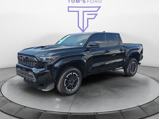 2025 Toyota Tacoma TRD Sport — photo 1 of 13