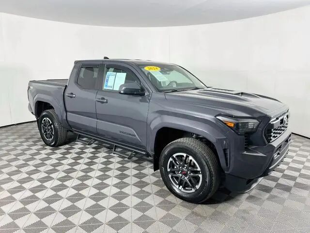 2024 Toyota Tacoma TRD Sport — photo 1 of 13