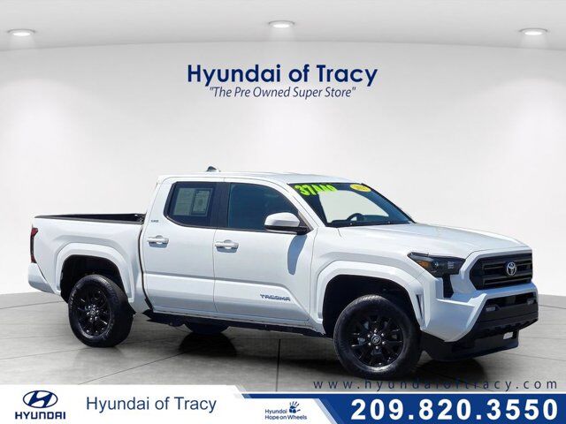 2025 Toyota Tacoma 4WD SR5