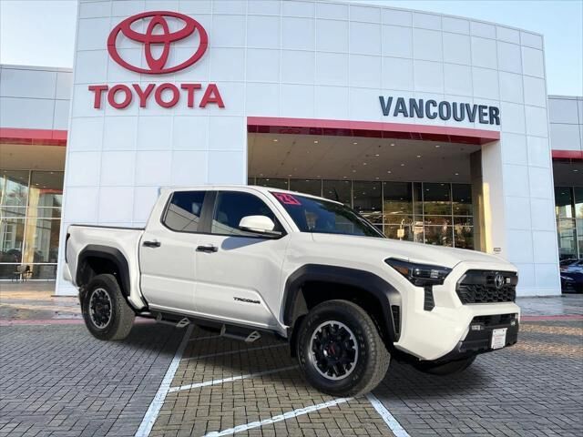 2024 Toyota Tacoma TRD Sport — photo 1 of 13