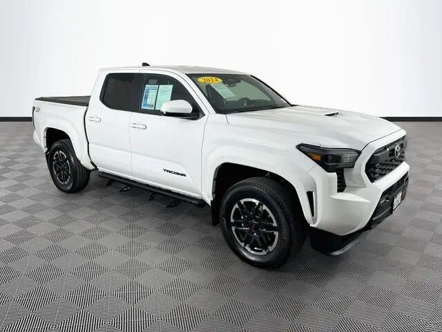 2024 Toyota Tacoma TRD Sport — photo 1 of 13