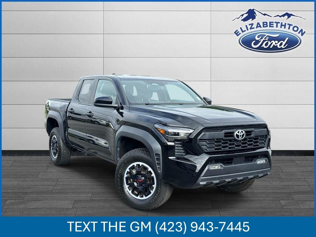 2024 Toyota Tacoma TRD Sport — photo 1 of 13