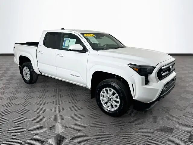 2024 Toyota Tacoma SR5 — photo 1 of 13