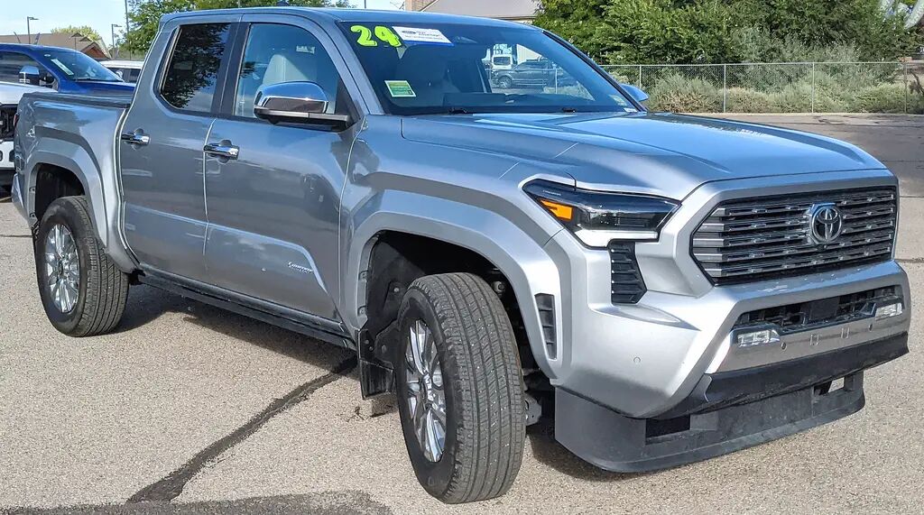 2024 Toyota Tacoma TRD Sport — photo 1 of 13