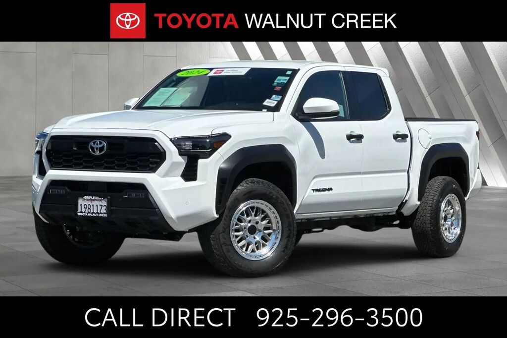 2024 Toyota Tacoma TRD Off-Road — photo 1 of 10