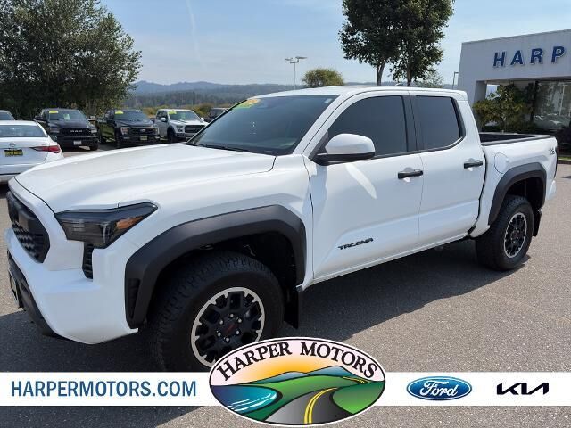 2025 Toyota Tacoma SR5