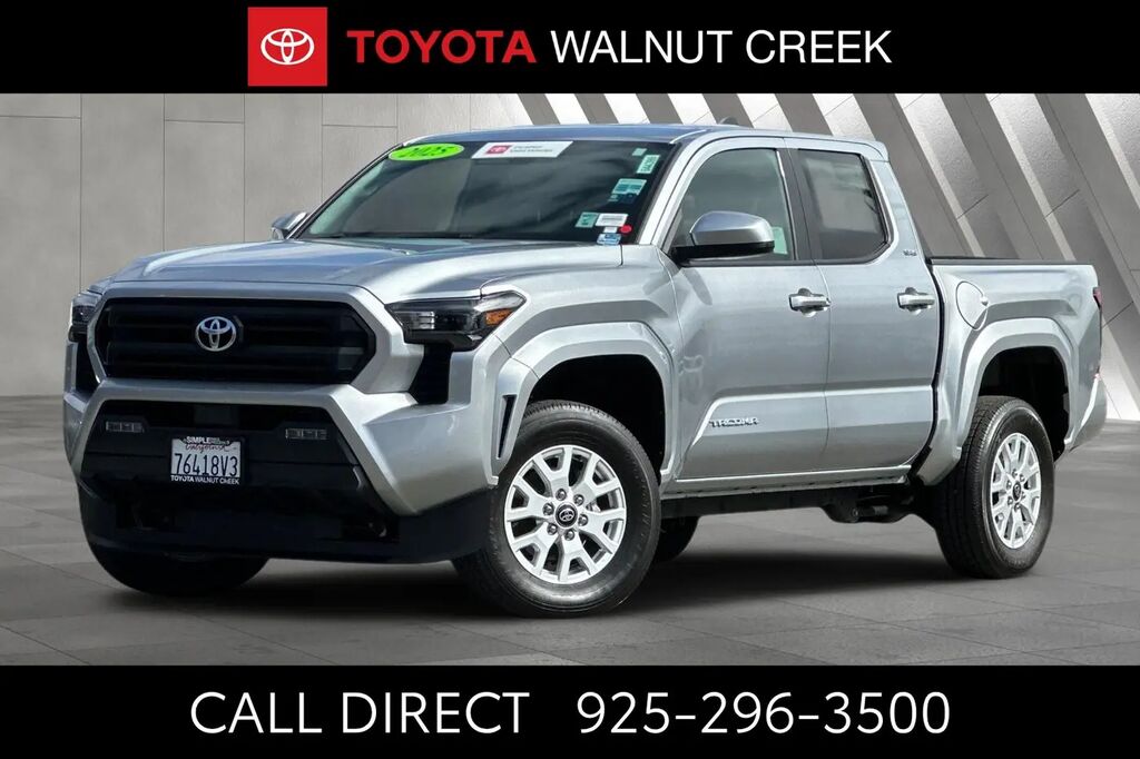 2025 Toyota Tacoma SR5 — photo 1 of 13