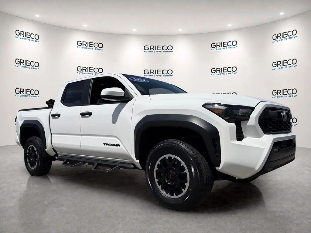 2024 Toyota Tacoma SR5 — photo 1 of 13