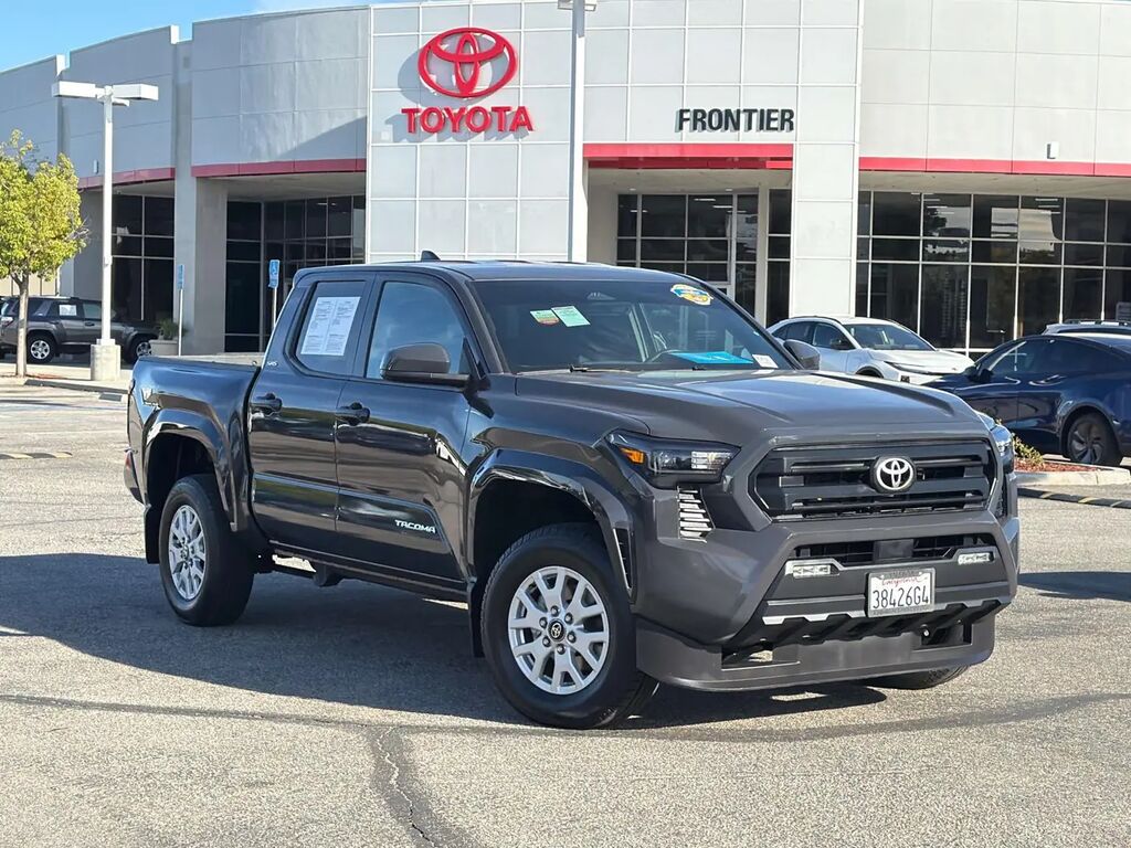 2025 Toyota Tacoma SR5 — photo 1 of 13