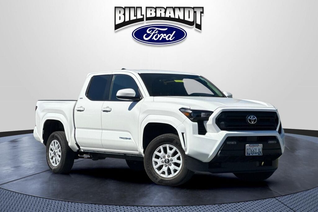 2026 Toyota Tacoma SR5 — photo 1 of 26