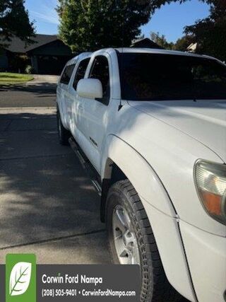2010 Toyota Tacoma V6 — photo 1 of 13